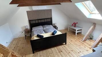 3 quartos, ferros/tábuas de passar roupa, Wi-Fi, roupa de cama