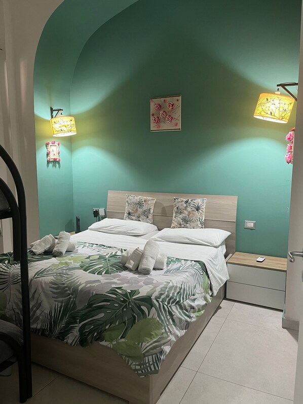 1 camera, ferro/asse da stiro, Wi-Fi, lenzuola