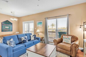 TV, offices - Barkentine: Pool & White Sands Steps Away (Fort Walton Beach)
