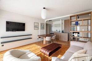 Living area - Nanterre - Modern 4-bedroom apartment (Nanterre)