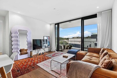 Epsom Apartment Near Cornwall Park by Zodiak Stays