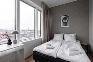 2 dormitoris, escriptori, planxa i posts de planxar i wifi gratuïta