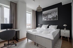 2 dormitoris, escriptori, planxa i posts de planxar i wifi gratuïta