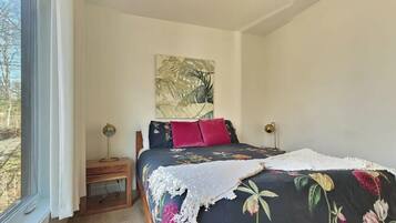 مكواة/لوح كي وواي فاي مجانًا وملاءات أسرّة