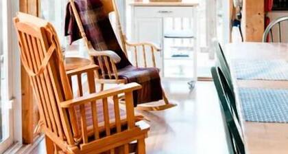 Located in Domaine des Appalaches in Notre-Dame-des-Bois, Québec, Canada.<br>On a 4-acre lot at the end of a cul-de-sac total tranquility guaranteed!<br>A beautiful well-equipped chalet with a rustic decor.