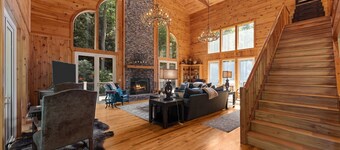 Retreat on Buck Creek , Highlands. Creekside waterfront!