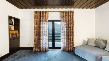 Televisor i llar de foc