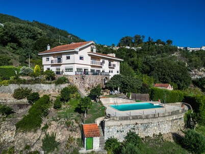 Villa 'Sonho No Mondego' with Mountain Views, Private Pool and Wi-Fi