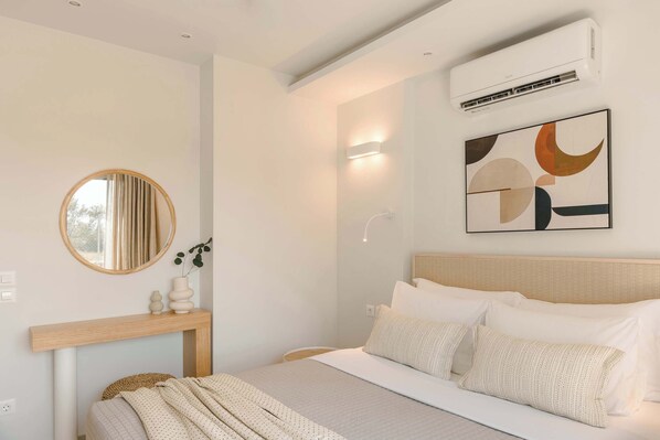 Coffres-forts dans les chambres, fer et planche à repasser