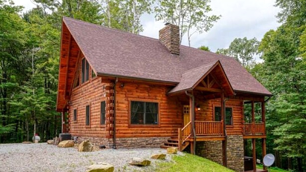 Exterior - Dreamy Log Cabin near Hocking Hills for a Relaxing Getaway in Ohio (Logan)