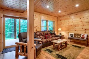 Living area - Dreamy Log Cabin near Hocking Hills for a Relaxing Getaway in Ohio (Logan)