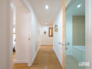Interior - Two Bedroom Apartment in Gallions Reach (London)