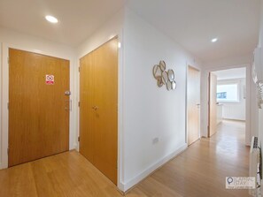 Interior - Two Bedroom Apartment in Gallions Reach (London)
