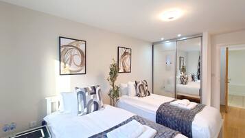 Iron/ironing board, travel cot, WiFi, bed sheets