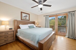 4 bedrooms, iron/ironing board, WiFi, bed sheets - Beavershore | Easy Access to Beaver Lake. Sleeps12 (Eureka Springs)