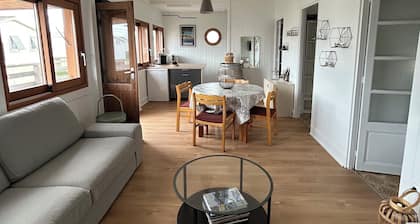 Bright, renovated chalet, sleeps 6