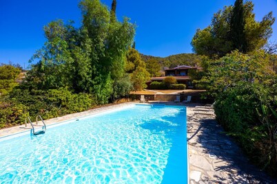 Villa Sea Pines in Nea Dimmata