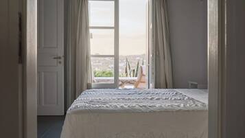 Villa, eigener Pool, Meerblick | Zimmersafe, Bügeleisen/Bügelbrett, kostenloses WLAN