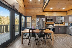 Dining - Secluded Cabin w/ Hot Tub, Fire Pit, Views (Pigeon Forge)