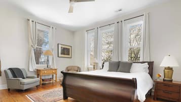 1 soverom, strykejern/-brett, reiseseng for barn og wi-fi