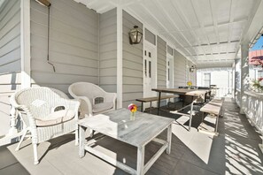 Outdoor dining - The Retreat | Downtown King 2BD w/ Porch + Parking (Charleston)