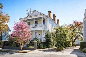 Exterior - Wilden House | Luxury, Regal, Spacious w/ Parking (Charleston)