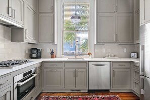 Fridge, microwave, oven, stovetop - Wilden House | Luxury, Regal, Spacious w/ Parking (Charleston)