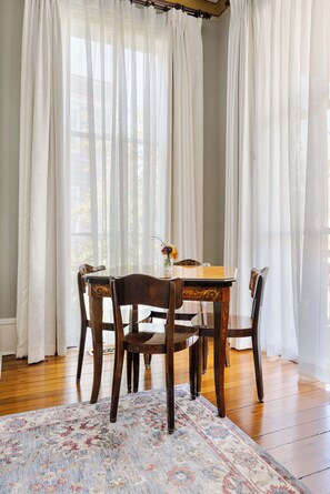 Dining - Wilden House | Luxury, Regal, Spacious w/ Parking (Charleston)