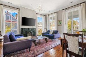 テレビ、書斎 / ワークスペース