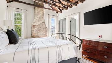 2 habitaciones, tabla de planchar con plancha, cuna de viaje y wifi