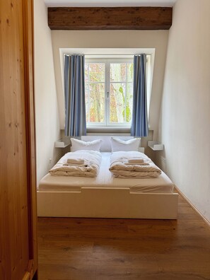 2 bedrooms, iron/ironing board, WiFi - Cozy vacation apartment on an estate surrounded by nature (Schorfheide)