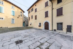 Interior detail - Secret Garda (San Felice del Benaco)
