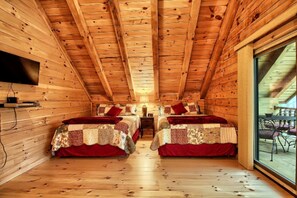 3 bedrooms, desk, WiFi, bed sheets - Large Log Cabin Rental Perfect for Families in Hocking Hills, Ohio (Logan)