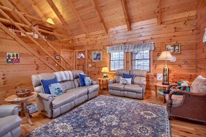 TV, fireplace, DVD player, table tennis - Secluded Log Cabin Rental with a Hot Tub in the Hocking Hills, Ohio (Logan)