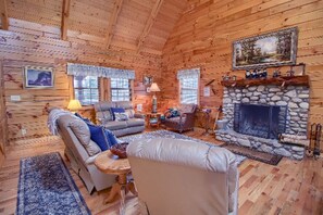 Living area - Secluded Log Cabin Rental with a Hot Tub in the Hocking Hills, Ohio (Logan)