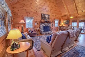 TV, fireplace, DVD player, table tennis - Secluded Log Cabin Rental with a Hot Tub in the Hocking Hills, Ohio (Logan)