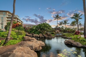 Property grounds - SUMMER SALE! Elegant 2BR Condo w Lanai, Pools & Beach Access - Honua Kai K204 (Lahaina)