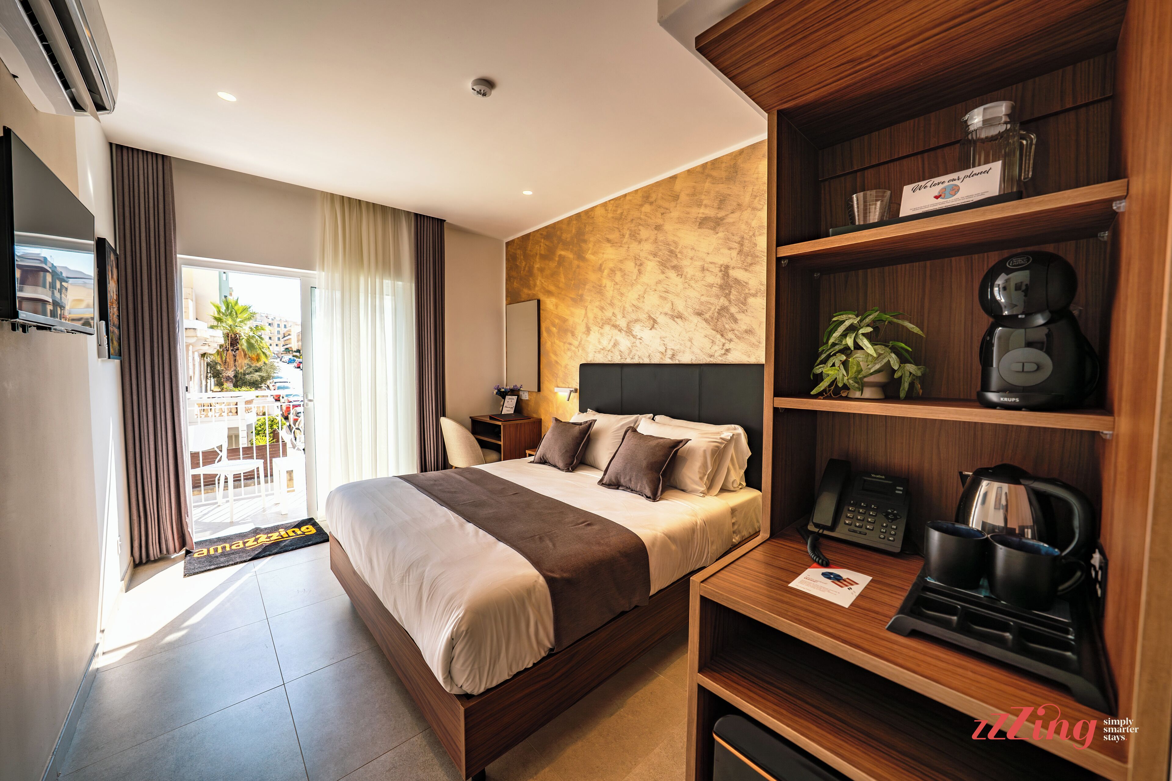 디럭스 더블룸, 발코니 | 객실 내 금고, 책상, 노트북 작업 공간, 다리미/다리미판