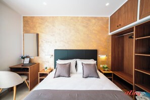 Deluxe-Doppelzimmer, Balkon | Zimmersafe, Schreibtisch, laptopgeeigneter Arbeitsplatz