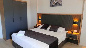 Desk, laptop workspace, free WiFi