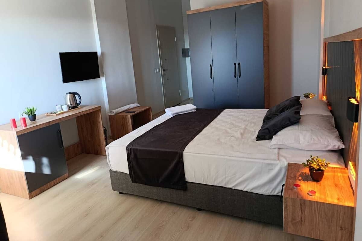 Desk, laptop workspace, free WiFi