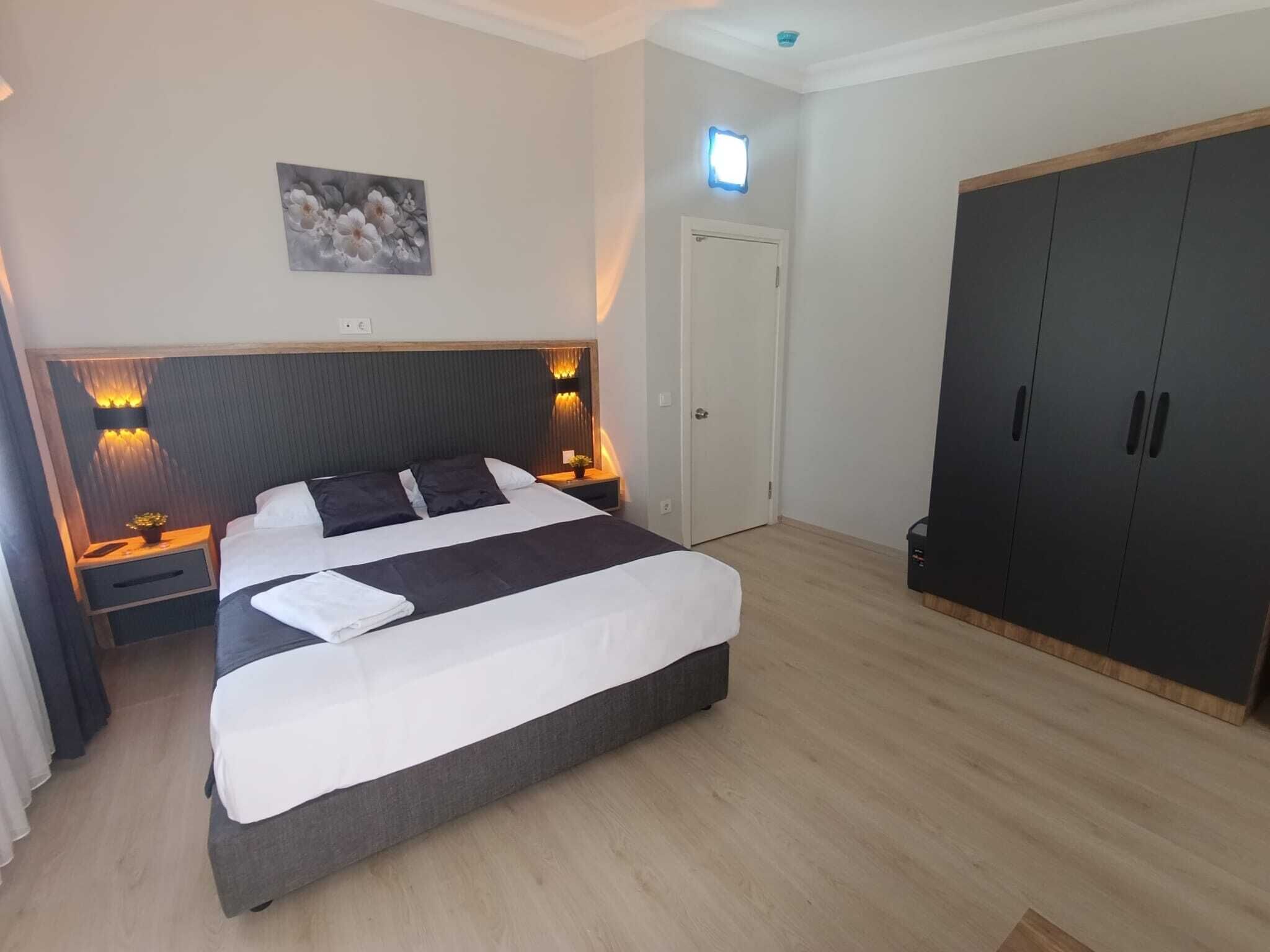 Skrivbord, arbetsyta för laptop och gratis wi-fi