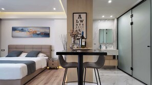 9 chambres, bureau, Wi-Fi, draps fournis