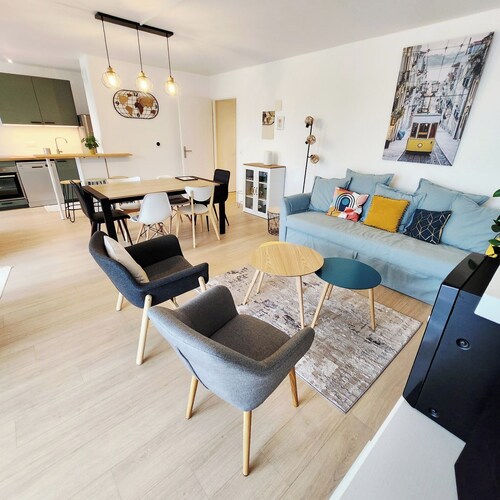 Elegant bright apartment in Senlis