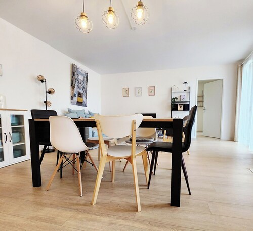 Elegant bright apartment in Senlis