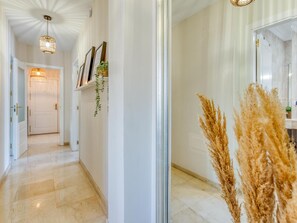Interior - Exceptional Estepona Apartment with Garden and Pool (Estepona)