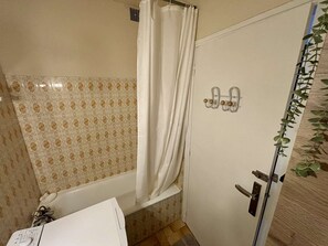 Bathroom - 2-room apartment - sleeps 5, 250m from the beach (Port-la-Nouvelle)
