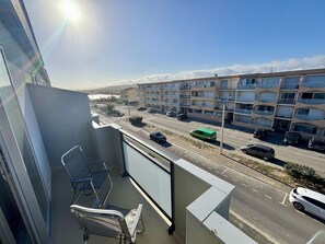 Property grounds - 2-room apartment - sleeps 5, 250m from the beach (Port-la-Nouvelle)