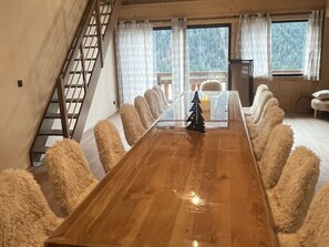 Dining - 8-room apartment, 15 people, Châtel, with balcony (Châtel)