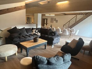Interior - 8-room apartment, 15 people, Châtel, with balcony (Châtel)